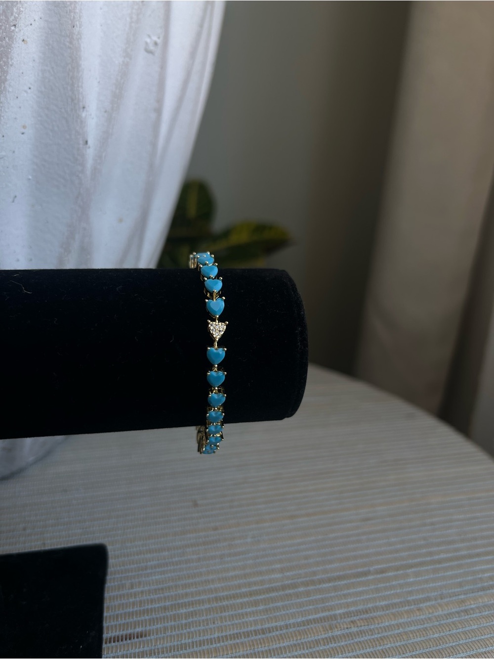 Turquoise Heart Stones with singular pavé heart box clasp bracelet
